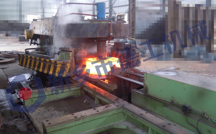 起重機(jī)車輪鍛造設(shè)備如何工作的