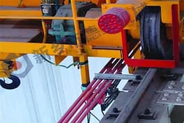 糾偏系統(tǒng)糾正起重機車輪組與軌道摩擦